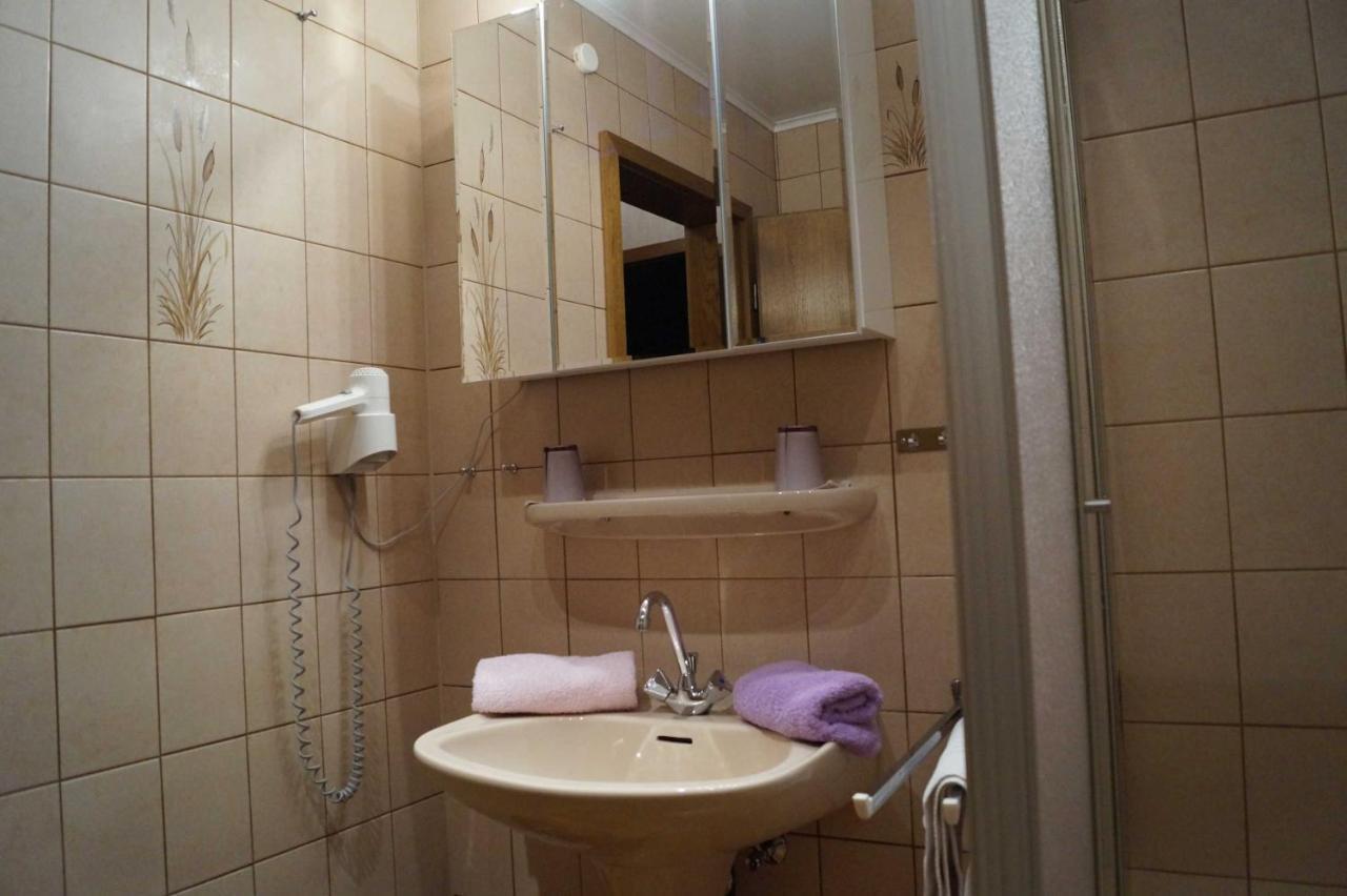 Cafe Best Gaestezimmer Bullau Экстерьер фото